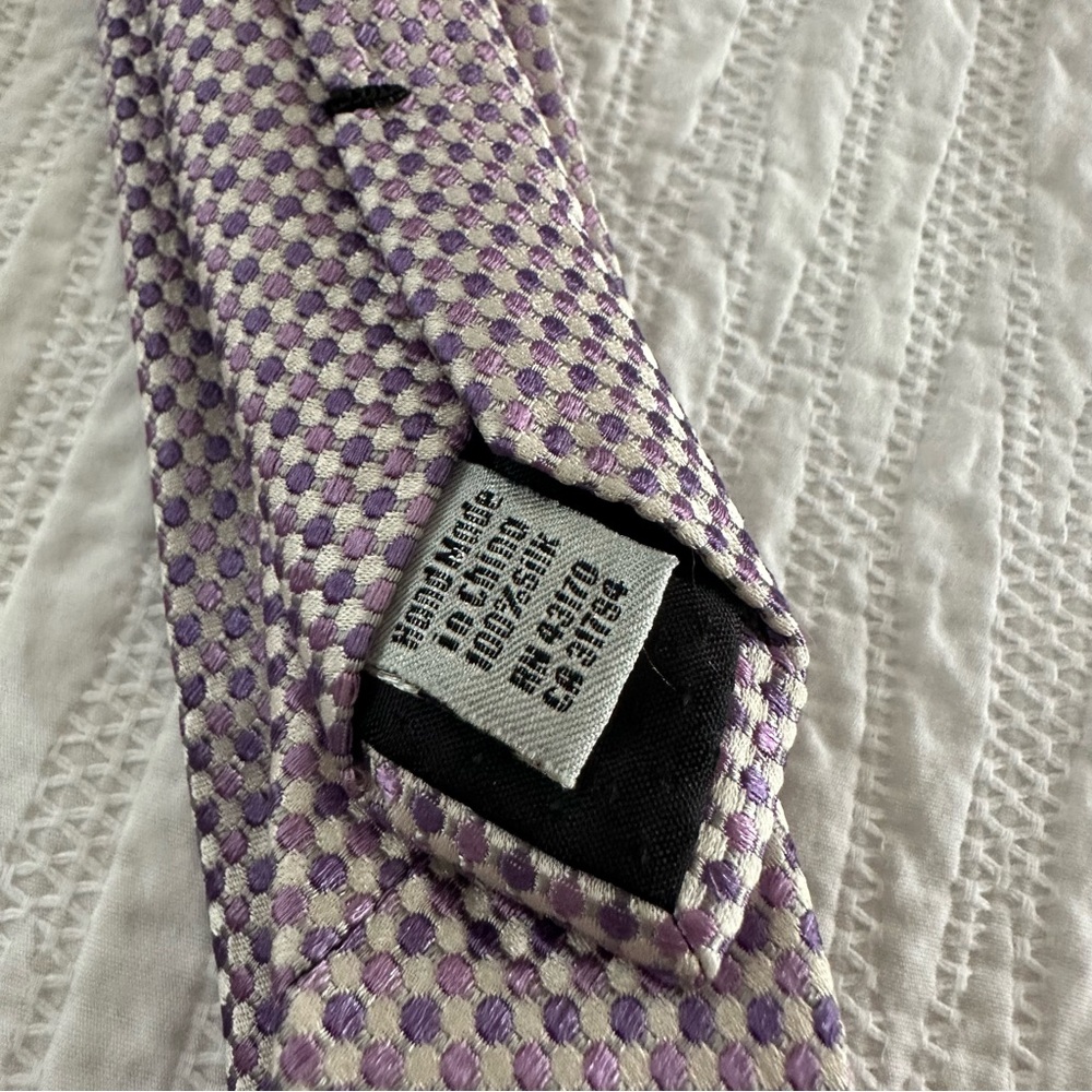 Geoffrey Beene Lavender and Beige Patterned Tie - Picture 4 of 5